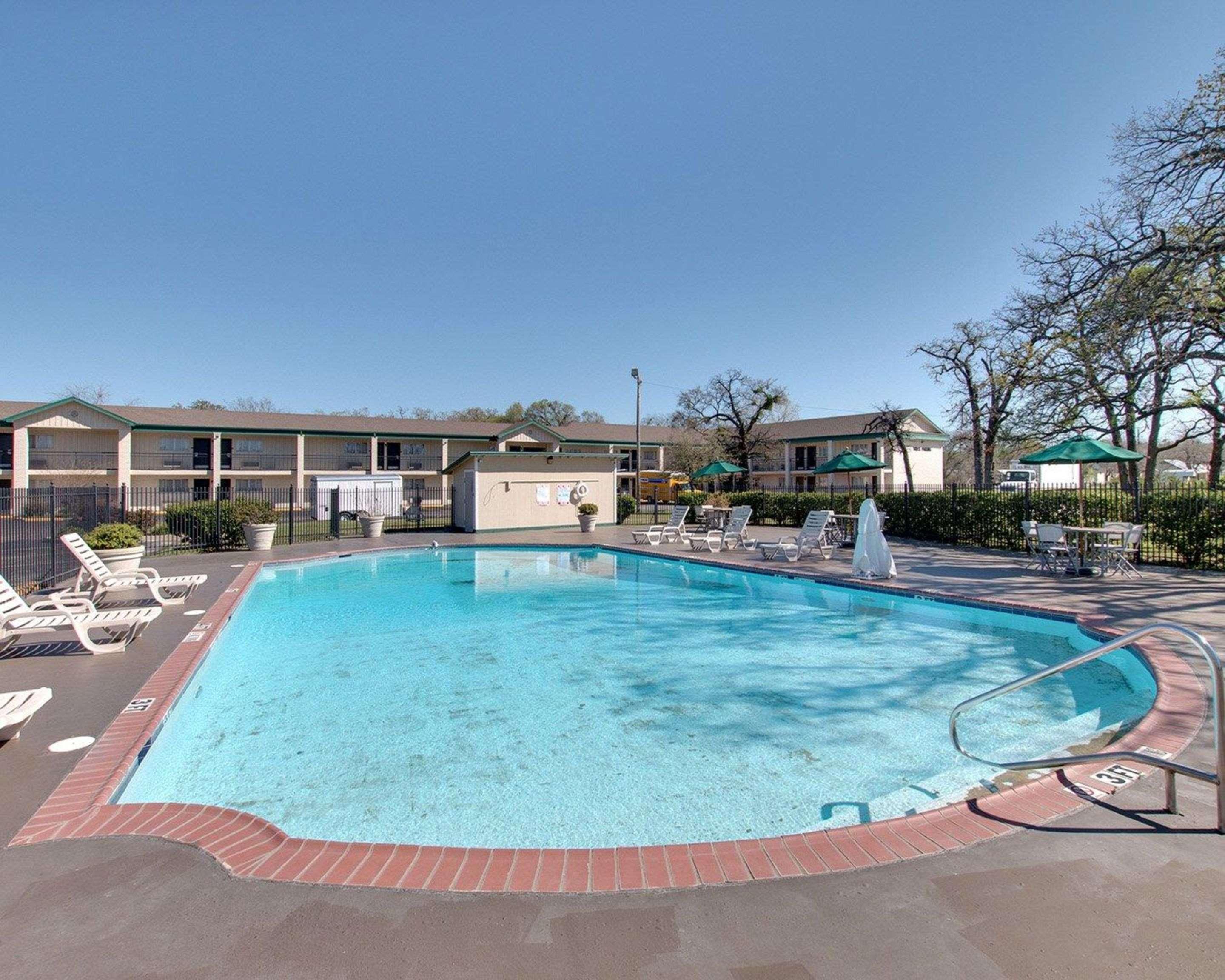 Days Inn By Wyndham Gatesville Εξωτερικό φωτογραφία