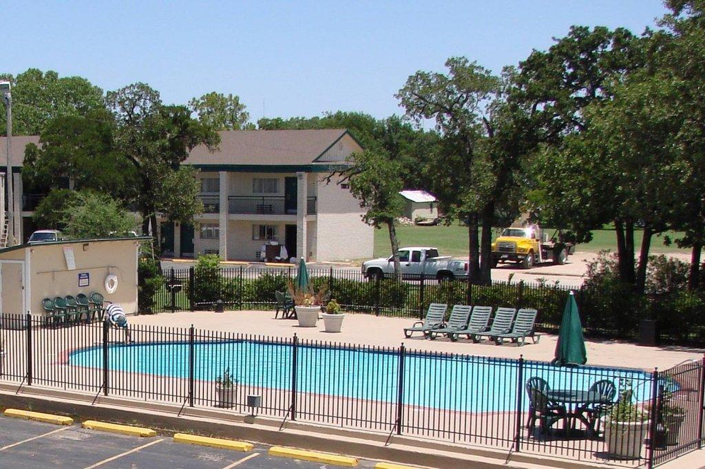 Days Inn By Wyndham Gatesville Ανέσεις φωτογραφία